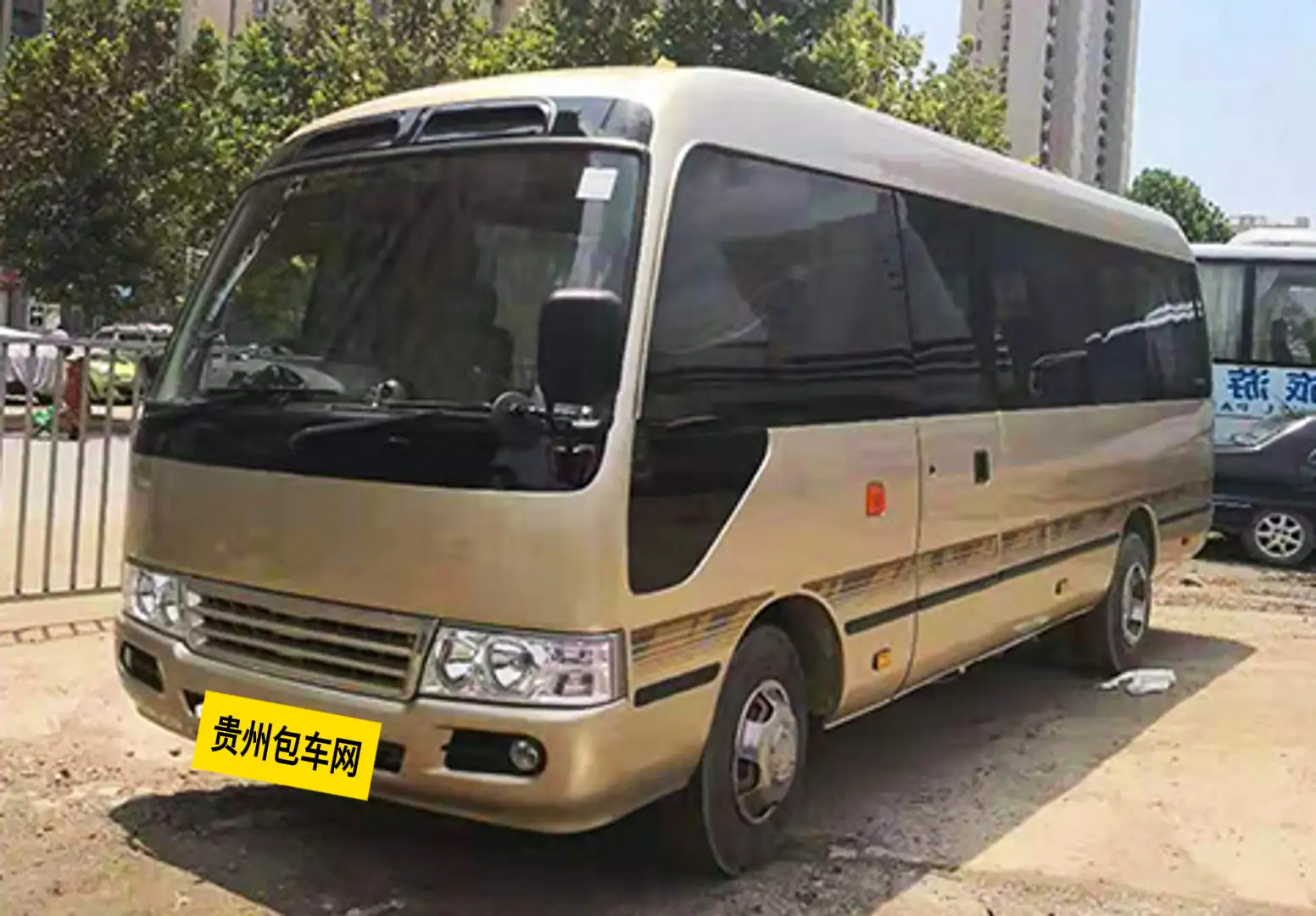 江陵中巴车
